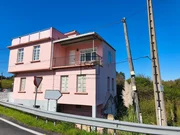 Vivienda de 4 plantas con finca en mugardos