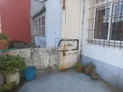 Casa con finca para rehabilitar en solar urbano.