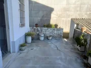 Casa con finca para rehabilitar en solar urbano.