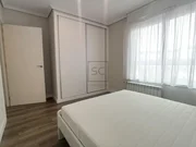 Luminoso piso con ascensor en el centro