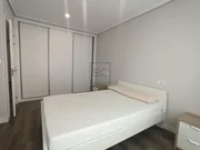 Luminoso piso con ascensor en el centro