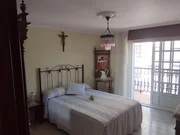 Casa adosada en el centro de ares con terraza y vistas parciales al mar