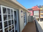 Casa adosada en el centro de ares con terraza y vistas parciales al mar