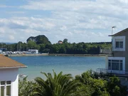 Casa adosada en el centro de Ares con terraza y vistas parciales al mar