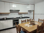 Casa adosada en el centro de Ares con terraza y vistas parciales al mar