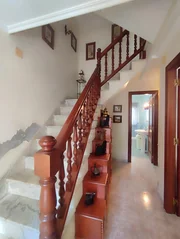 Casa adosada en el centro de Ares con terraza y vistas parciales al mar