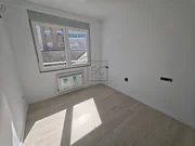 Piso reformado con garaje y trasteros en esteiro, ferrol