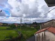 Casa con finca, bodegas y garaje en San Juan de Piñeiro, Mugardos.