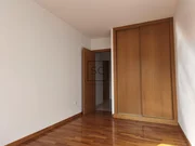 Apartamento con plaza de garaje y trastero en Ares