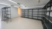 Bajo comercial en Caranza, Ferrol.