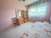 Casa independiente con dos viviendas y finca en Doso, Narón