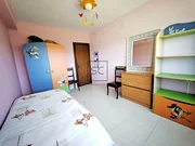 Casa independiente con dos viviendas y finca en Doso, Narón