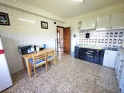 Casa independiente con dos viviendas y finca en Doso, Narón