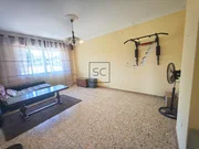 Casa independiente con dos viviendas y finca en Doso, Narón
