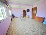 Casa independiente con dos viviendas y finca en Doso, Narón