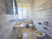 Casa independiente con dos viviendas y finca en Doso, Narón