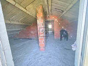 Casa independiente con dos viviendas y finca en Doso, Narón