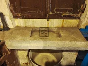 Casa con garajes y bodega en Neda.