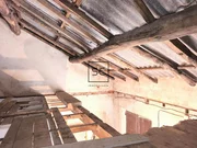 Casa con garajes y bodega en Neda.