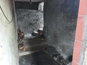 Casa con garajes y bodega en Neda.