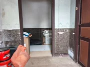Casa con garajes y bodega en Neda.