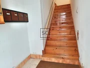 Piso con balcón en el centro, Ferrol.