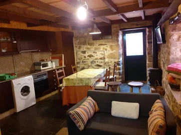 Casa de piedra y finca en pazos, neda