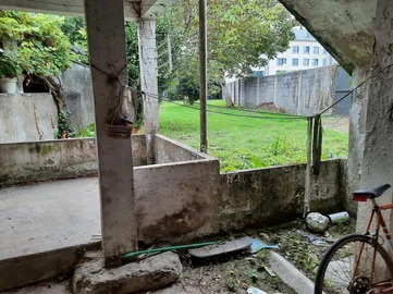 Casa con finca en zona urbana para reformar en santa cecilia, narón