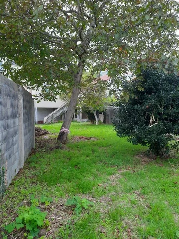 Casa con finca en zona urbana para reformar en santa cecilia, narón