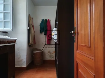 Casa con finca y bodega en maniños, fene