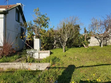 Casa con finca y bodega en maniños, fene