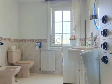 Casa con bodega y finca en san pedro de nos, oleiros