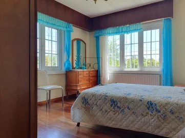 Casa con bodega y finca en san pedro de nos, oleiros