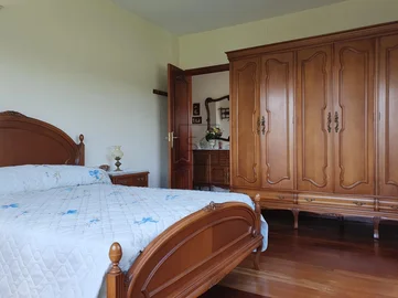 Casa con bodega y finca en san pedro de nos, oleiros