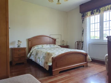 Casa con bodega y finca en san pedro de nos, oleiros