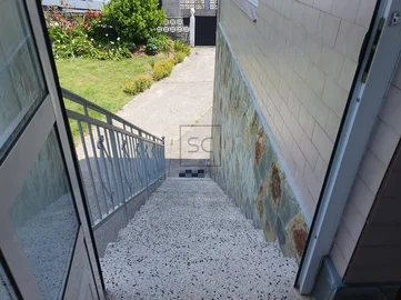 Casa con bodega y finca en san pedro de nos, oleiros