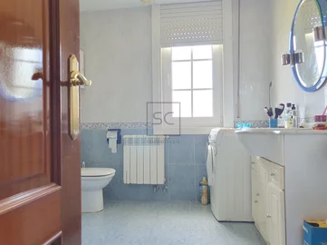 Casa con bodega y finca en san pedro de nos, oleiros