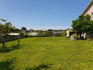 Casa con bodega y finca en san pedro de nos, oleiros