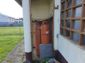 Casa con bodega y finca en san pedro de nos, oleiros