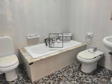 Adosado con 5 habitaciones en santa marina, ferrol