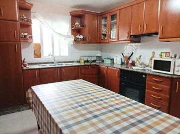 Adosado con 5 habitaciones en santa marina, ferrol