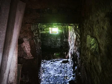 Casa de piedra para reforma integral con gran finca