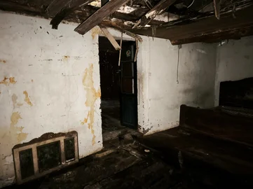 Casa de piedra para reforma integral con gran finca