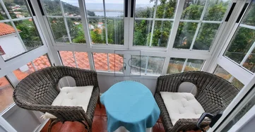 Casa de piedra con vistas al mar en doniños