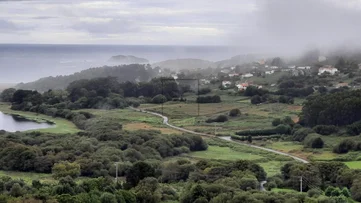 Casa de piedra con vistas al mar en doniños