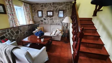 Casa de piedra con vistas al mar en doniños