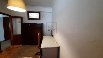 Piso de 4 dormitorios en esteiro