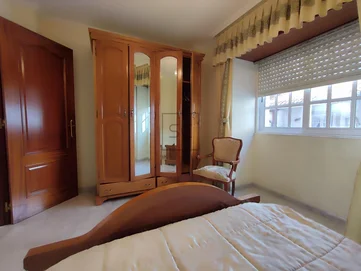 Casa adosada en el centro de ares con terraza y vistas parciales al mar