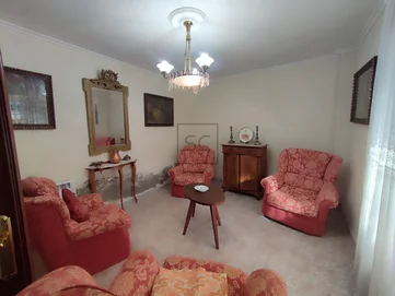 Casa adosada en el centro de ares con terraza y vistas parciales al mar