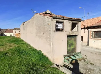 Casa De Pueblo En Venta En Calle Santo Tomás, 2 -4